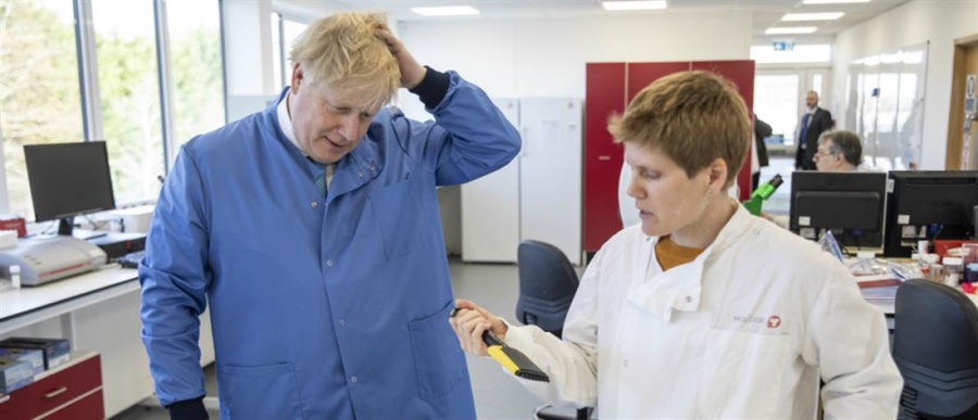 Απόρρητη έκθεση προς Johnson: έως 500 χιλιάδες Βρετανοί θα πεθάνουν από κορωνοϊό