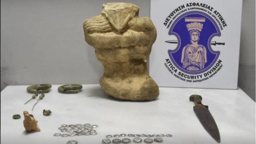 Εύβοια - ΕΛ.ΑΣ: Απετράπη αγοραπωλησία αρχαίων νομισμάτων ανυπολόγιστης αξίας και αντικειμένων - Σύλληψη ενός 44χρονου