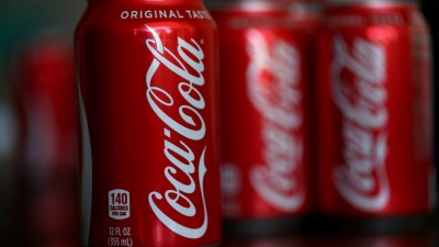 «Κόβεται» η Coca-Cola στη Ρωσία: Δικαστική απόφαση βάζει οριστικό τέλος στη χρήση της επωνυμίας στη χώρα