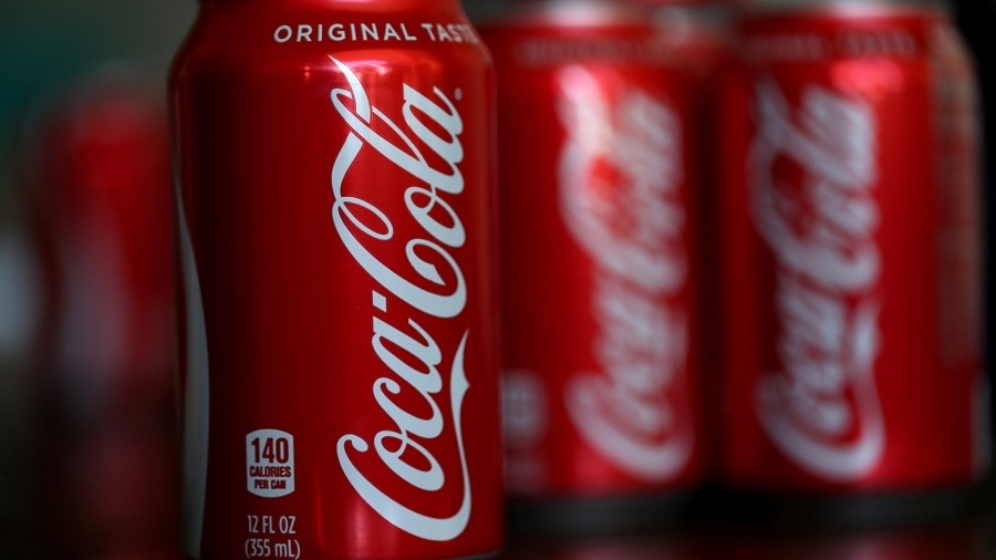 «Κόβεται» η Coca-Cola στη Ρωσία: Δικαστική απόφαση βάζει οριστικό τέλος στη χρήση της επωνυμίας στη χώρα