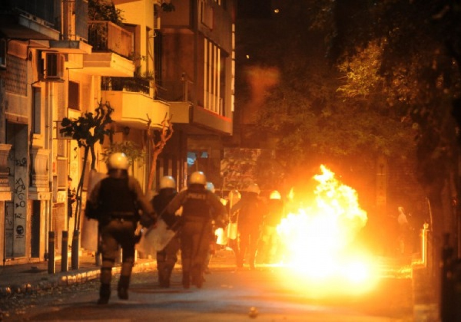 Ανάληψη ευθύνης για την κλοπή της κάλπης στα Εξάρχεια από τους «Καλποθήρες Εμπρηστές»