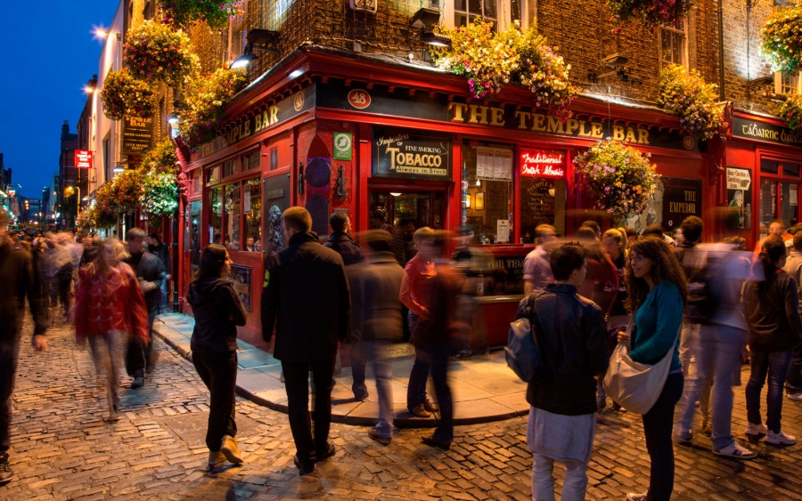 Οι Ιρλανδοί κλείνουν οικειοθελώς τις παμπς για την πρόληψη του κορωνοϊού χωρίς εντολή της κυβέρνησης