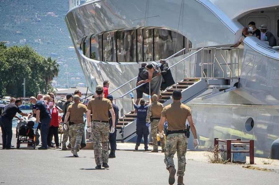 Τριήμερο εθνικό πένθος για την πολύνεκρη ναυτική τραγωδία στην Πύλο