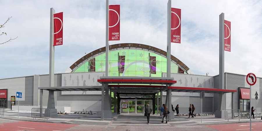 Εγκαίνια για το Fashion City Outlet στη Λάρισα