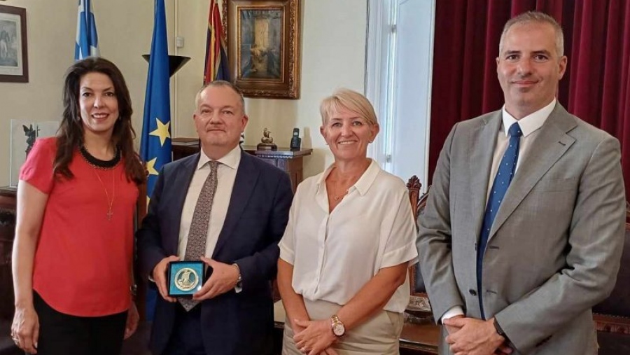 Στην Κέρκυρα ο Βρετανός πρέσβης Matthew Lodge: Κλίμα εμπιστοσύνης για τον τουρισμό στο νησί