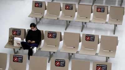 Η Ιαπωνία κλείνει τα σύνορά της στους ξένους επιβάτες, μετά την εμφάνιση μεταλλαγμένου Covid