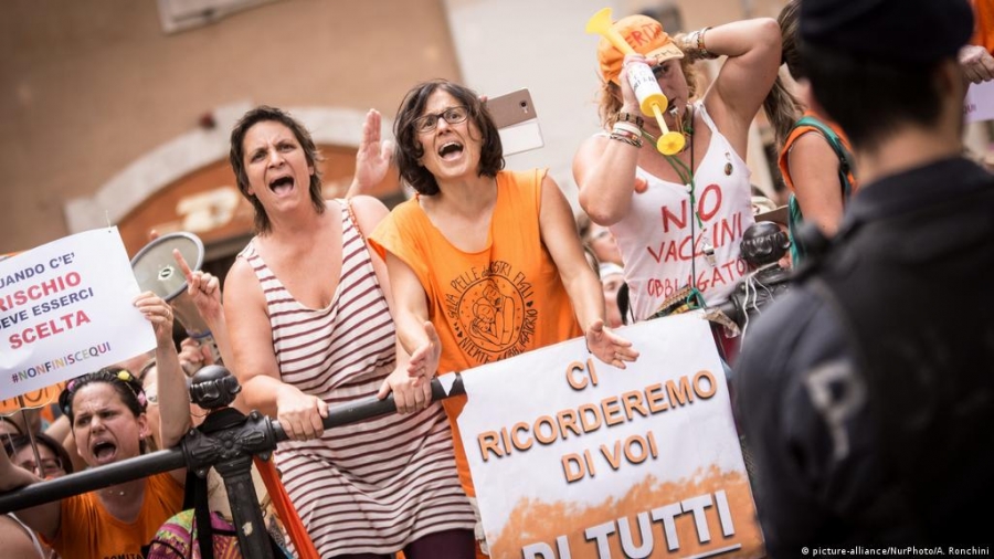 Ρώμη: Πρόταση να πληρώνουν οι αντιεμβολιαστές τα έξοδα νοσηλείας τους - Σφοδρές αντιδράσεις