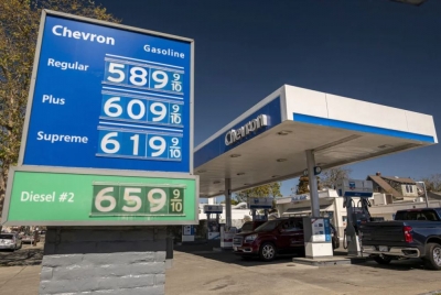 ΗΠΑ: Ξεπέρασε τα 5 δολάρια το γαλόνι για πρώτη φορά, η μέση τιμή της βενζίνης