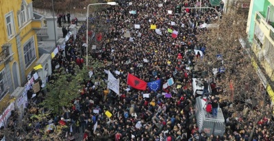 Κλιμακώνονται οι φοιτητικές διαδηλώσεις στην Αλβανία