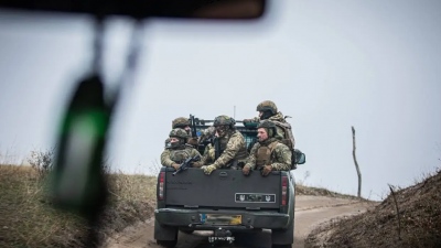 «Eισιτήριο χωρίς επιστροφή» o ανεφοδιασμός του Pokrovsk - Τα ρωσικά drones διαλύουν τα πάντα (vid)