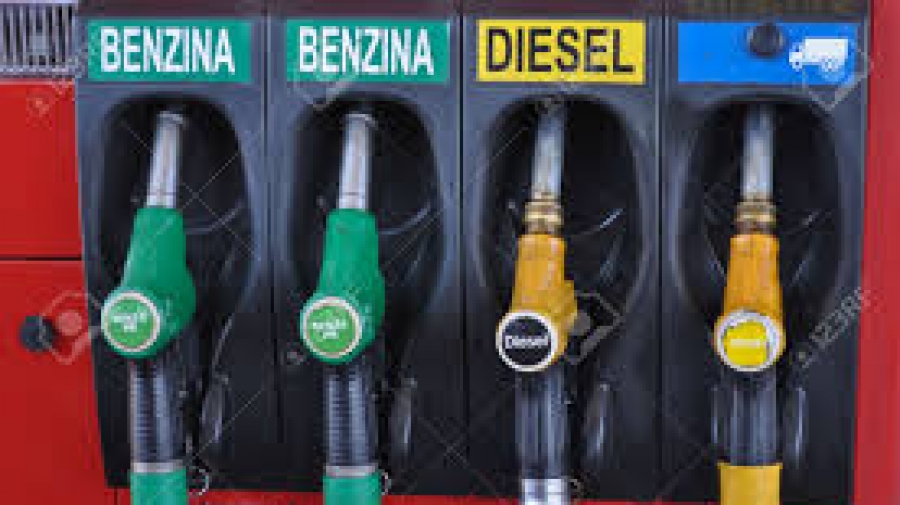 Ιταλία: «Ξετινάζουν» οικονομικά τα νοικοκυριά οι αυξήσεις στα καύσιμα - Εννέα δισεκ. ευρώ περισσότερα, ξόδεψαν στο 6μηνο