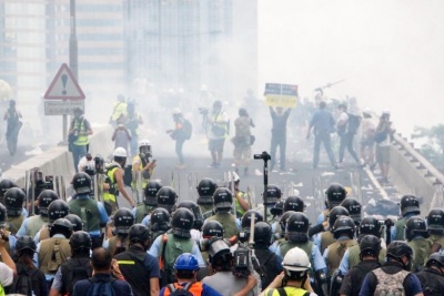 Στα πρόθυρα της κατάρρευσης το Χονγκ Κονγκ, προειδοποιεί η αστυνομία - Πεκίνο: Να σταματήσει η βία