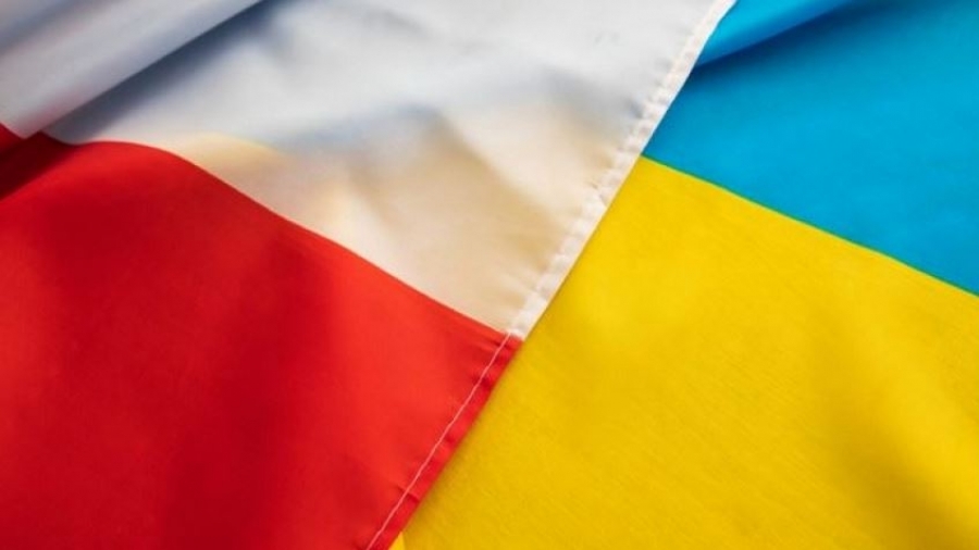 Η Πολωνία «παγώνει» την εισαγωγές σιτηρών από την Ουκρανία για χάρη των αγροτών