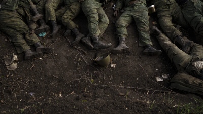 Το πραγματικό τίμημα του πολέμου στην Ουκρανία μετριέται σε… πτώματα – Οι ανατριχιαστικές ιστορίες πίσω από τα παιχνίδια της Δύσης