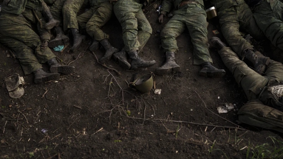 Το πραγματικό τίμημα του πολέμου στην Ουκρανία μετριέται σε… πτώματα – Οι ανατριχιαστικές ιστορίες πίσω από τα παιχνίδια της Δύσης