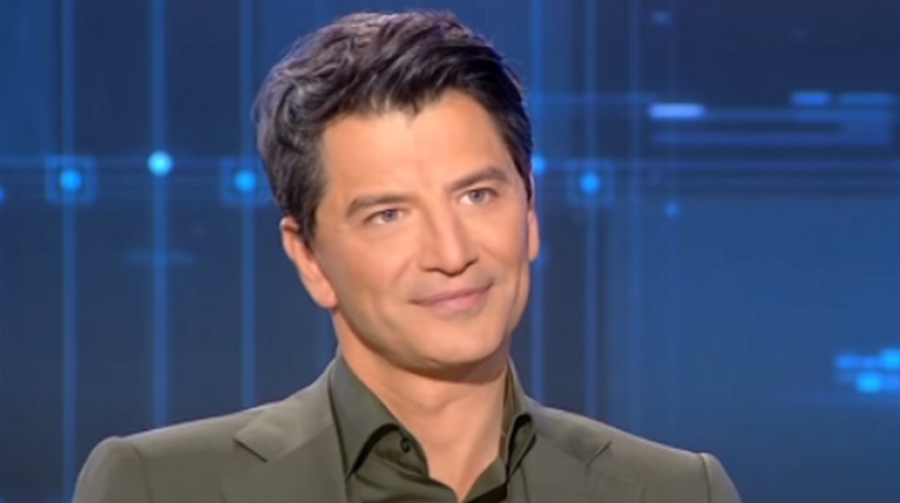 Κατάντια: Κλούβες των ΜΑΤ στον Λυκαβηττό για την χωρίς... κόσμο συναυλία του Σάκη Ρούβα