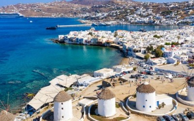 Το Ηνωμένο Βασίλειο επιβάλλει καραντίνα σε ταξιδιώτες που φθάνουν από επτά ελληνικά νησιά