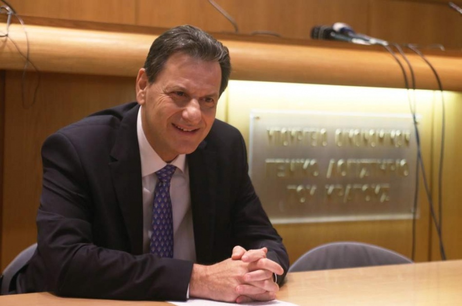 Σκυλακάκης: Οι μισθωτοί θα δουν μείωση των φόρων από 1η Ιουλίου – Περιορισμένα τα χρήματα για κοινωνικό μέρισμα