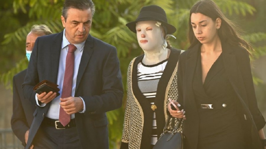 Δίκη για επίθεση με βιτριόλι - Στις 14/10 η απολογία της κατηγορούμενης - Η κατάθεση του ψυχίατρου του θύματος