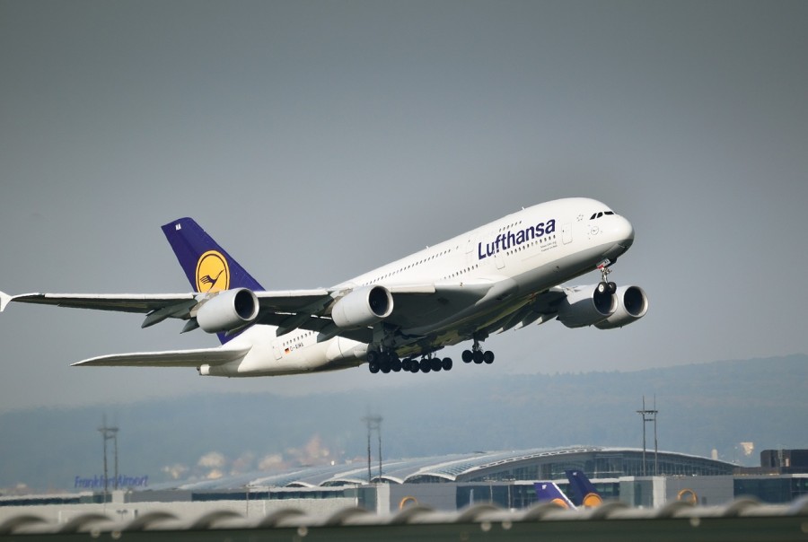 Απώλειες εσόδων 1,5 δισ. ευρώ για τη Lufthansa