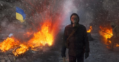 Συνεχίζεται το ρωσικό σφυροκόπημα στην Ουκρανία, αγωνία για τους αμάχους - Συνομιλίες με Putin θέλει ο Zelensky