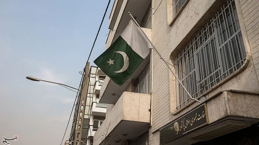 Απίστευτο: ΗΠΑ και Ισραήλ χτύπησαν την πρεσβεία του Πακιστάν στην Τεχεράνη - Επιτίθενται στους μεσολαβητές