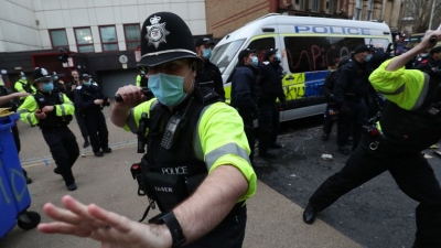 Βρετανία: Ταραχές στο Μπρίστολ για το νομοσχέδιο που δίνει υπερεξουσίες στην αστυνομία