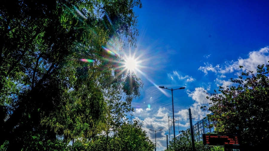 Καιρός: Αφρικανική ζέστη θα εκτοξεύσει τον υδράργυρο 10 βαθμούς πάνω από τα φυσιολογικά