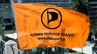 Κόμμα Πειρατών κατά Μενδώνη: Μπορεί να ζηλεύει τη δόξα του Λόρδου Έλγιν
