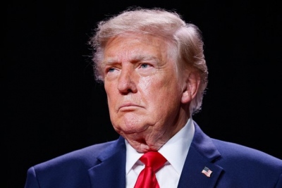 Trump: Αμοιβή 1 εκατ. δολαρίων για πληροφορίες σχετικά με εκλογική νοθεία – Προσφυγή κατά της Alaska ενόψει των ενδιάμεσων εκλογών