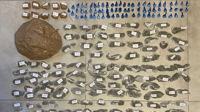 Σε πέτρινο τοίχο έκρυβε ναρκωτικά 45χρονος – Μέλος μεγάλου κυκλώματος που τα διακινούσε στη Μύκονο