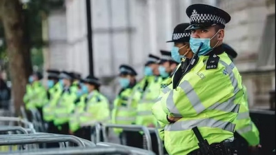 Υπόθεση ρατσισμού στην Μεγάλη Βρετανία: Αστυνομικοί κατηγορούνται για ανταλλαγή ρατσιστικών μηνυμάτων στο WhatsApp