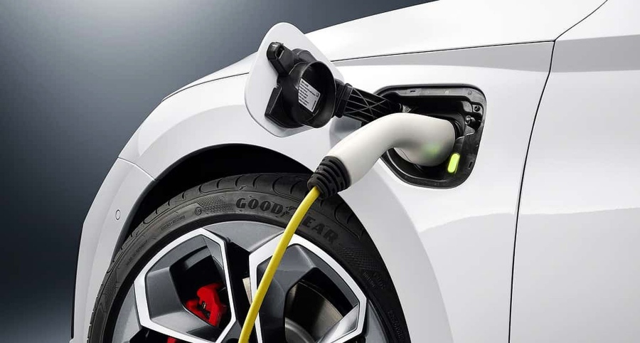 Αμιγώς ηλεκτρικό ή Plug-in Hybrid; Πλήρης οδηγός για τη σωστή επιλογή