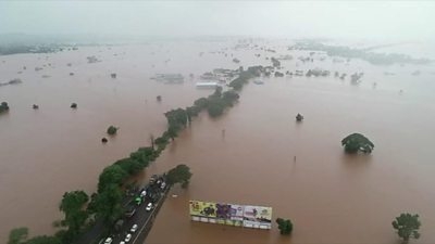 Τουλάχιστον 25 νεκροί και ανυπολόγιστες καταστροφές από τις πλημμύρες στην Ινδία