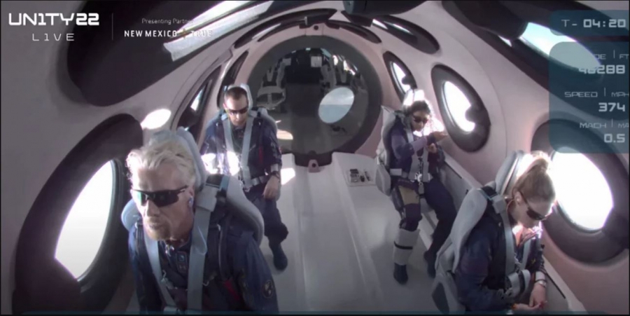 Ολοκληρώθηκε με επιτυχία η πτήση του Richard Branson στο διάστημα - Η παγκόσμια πρώτη τουριστική βόλτα