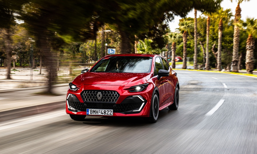 To νέο Renault Clio E-Tech 160 «πάτησε» Ελλάδα