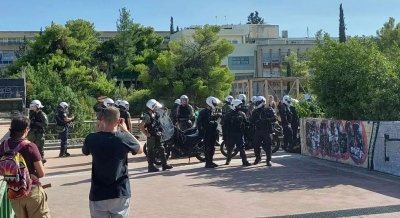 Σοβαρά επεισόδια στην Πολυτεχνειούπολη – Δύο αστυνομικοί τραυματίες, 25 προσαγωγές