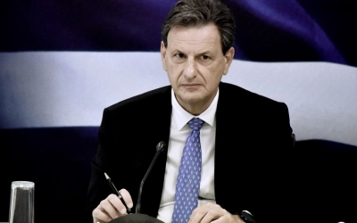 Σκυλακάκης  (αν. ΥΠΟΙΚ):  Επιπλέον κίνητρα χρήσης της άυλης κάρτας για την επιδότηση βενζίνης  - Δεν μειώνεται ο ειδικός φόρος