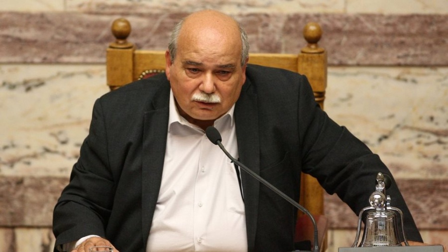 Βούτσης: Ενίσχυση του ρόλου κομμάτων και όχι αλλαγή στις συνθέσεις των κοινοβουλευτικών ομάδων