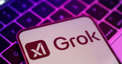 Απαγορεύουν στο Grok του Elon Musk να γδύνει πραγματικά πρόσωπα