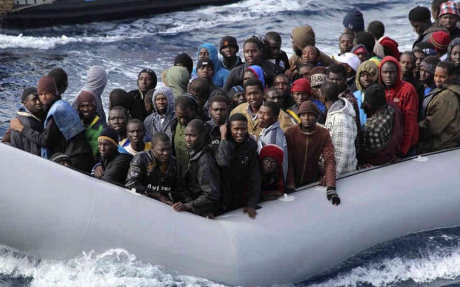 Στο λιμάνι της Βαλένθια το πλοίο Acuarius με τους 670 μετανάστες με απόφαση του Ισπανού πρωθυπουργού