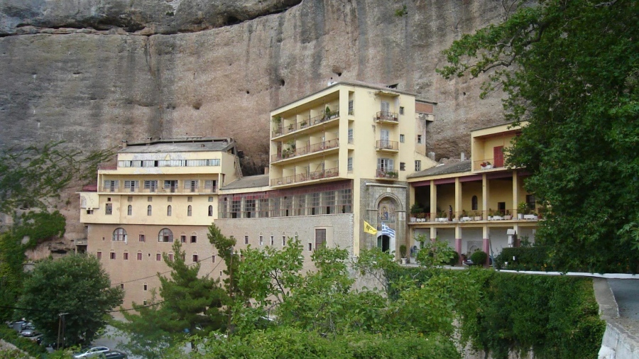 Καλάβρυτα: Συνελήφθη ηγούμενος μονής και ο βοηθός του - Επιχείρησαν να πουλήσουν εικόνες 200.000 ευρώ