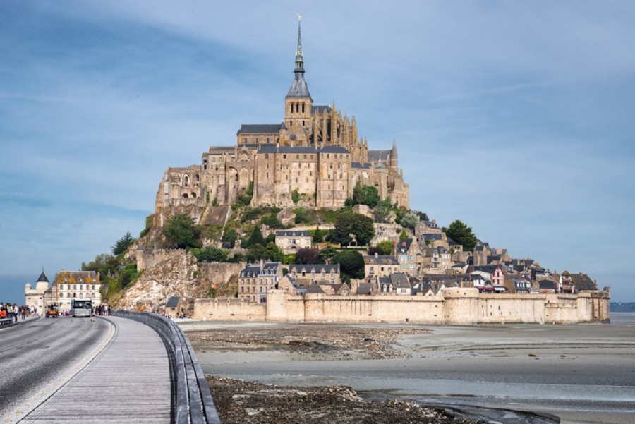Οι Γάλλοι φαίνεται να σώζουν την παρτίδα του τουρισμού στην χώρα τους