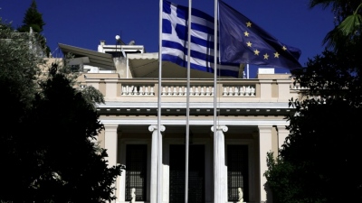 «Διαρροές» για επιπλέον μέτρα ελάφρυνσης τον Απρίλιο - Το Μαξίμου βάζει στο επικοινωνιακό σόου το... Bloomberg