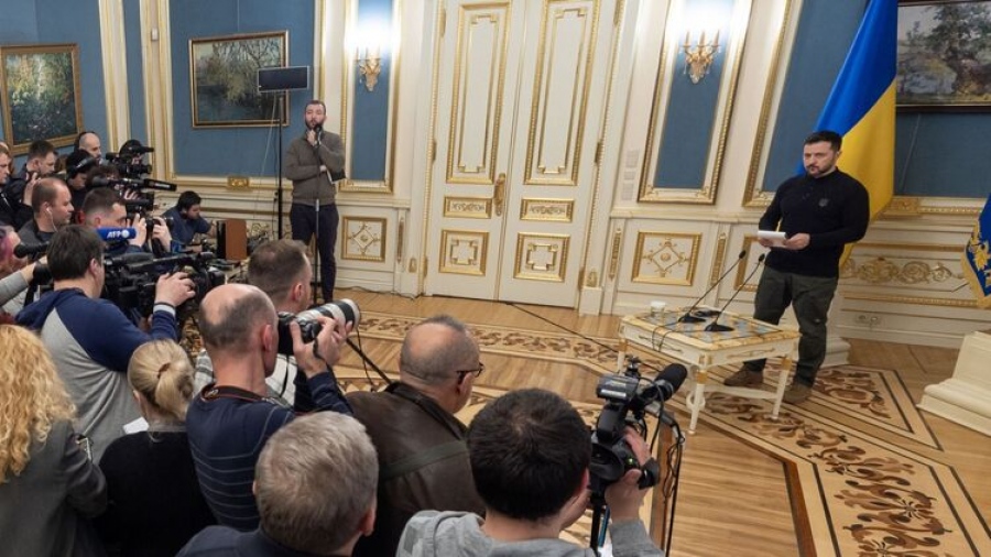 Zelensky: Αποχώρηση των ουκρανικών δυνάμεων από Donetsk υπό έναν αυστηρό όρο