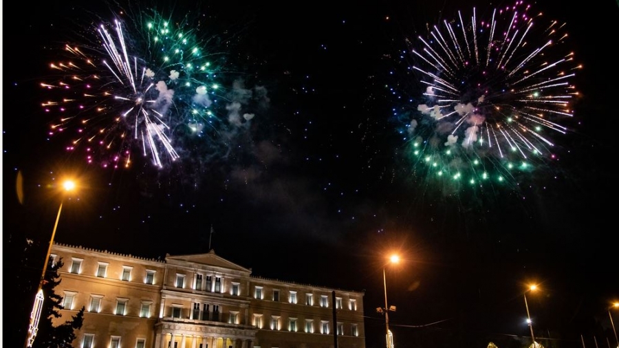 Δήμος Αθηναίων: Την Πέμπτη 1/12 η φωταγώγηση του χριστουγεννιάτικου δέντρου στο Σύνταγμα - Μπακογιάννης: Η  πόλη θα λάμψει