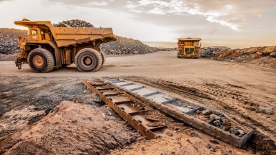 «Πόλεμος» για το παλλάδιο - Οι ΗΠΑ απειλούν τη Ρωσία με δασμούς 133%, στροφή της Μόσχας στην Κίνα