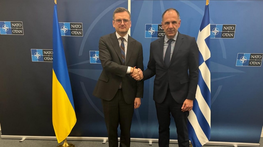NATO: Συνάντηση Γεραπετρίτη με τον Ουκρανό ΥΠΕΞ Kuleba στις Βρυξέλλες
