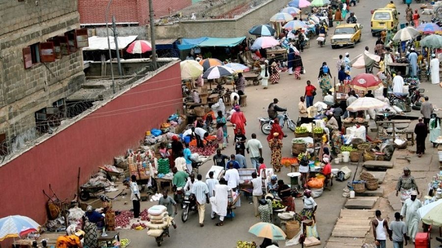 Νιγηρία: Για 10η ημέρα παραμένει χωρίς ηλεκτρικό ρεύμα, η μεγάλη πόλη Γιενάγκοα