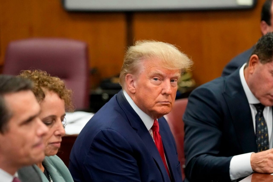 Δημοσκόπηση στις ΗΠΑ: Πολιτική η δίωξη Trump για την πλειονότητα των Αμερικανών, εκρηκτική συσπείρωση στους Ρεπουμπλικάνους